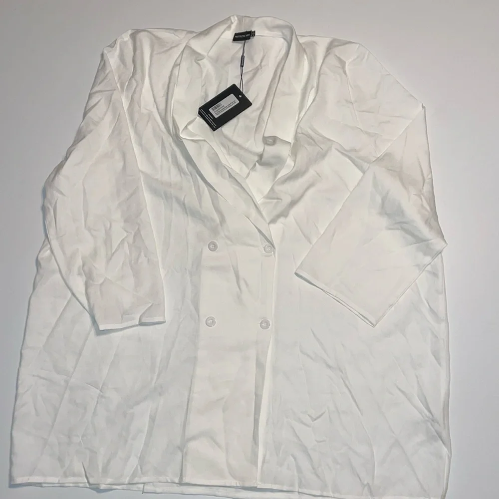 PrettyLittleThing Oversized Double Breasted Blazer Dress - Picture 3 of 8